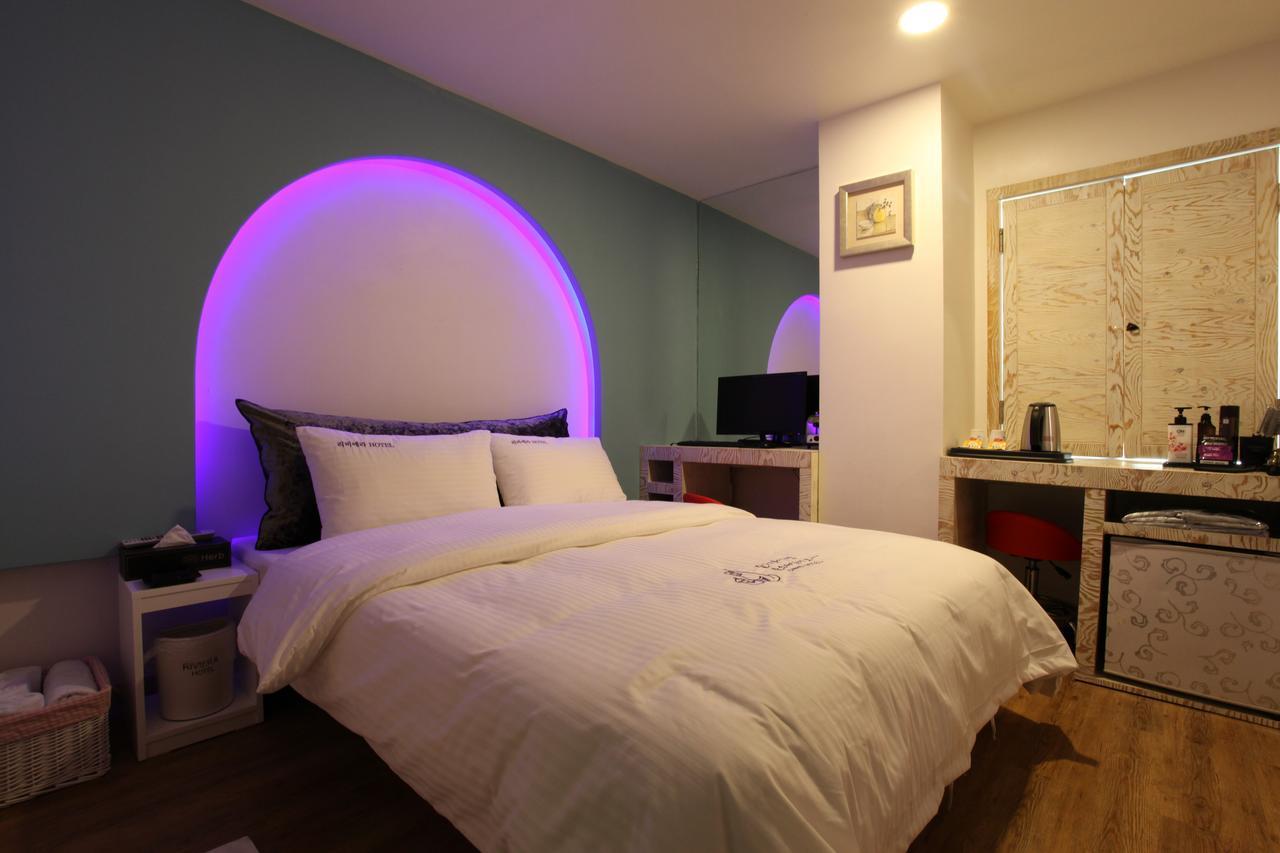 Riviera Motel Гойанг Екстериор снимка